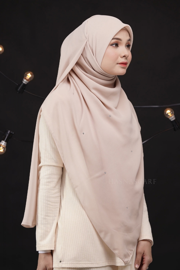 Bawal Hasna Crystal  - Buttercream Bawal Hasna Crystal  - Buttercream